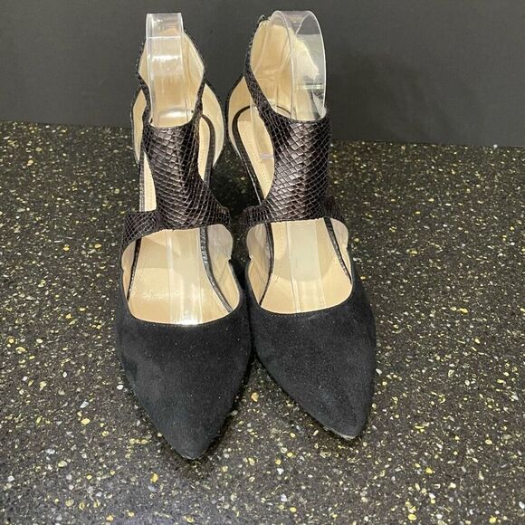 Marc Fisher Kabriele Back Zip Pumps - Picture 5 of 7